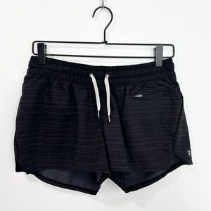 Vuori Clementine Short 2.0 Black Performance athletic wear